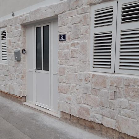 Studio Apartments Ana & Mia Vis Dış mekan fotoğraf