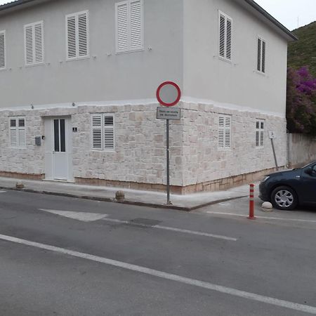 Studio Apartments Ana & Mia Vis Dış mekan fotoğraf