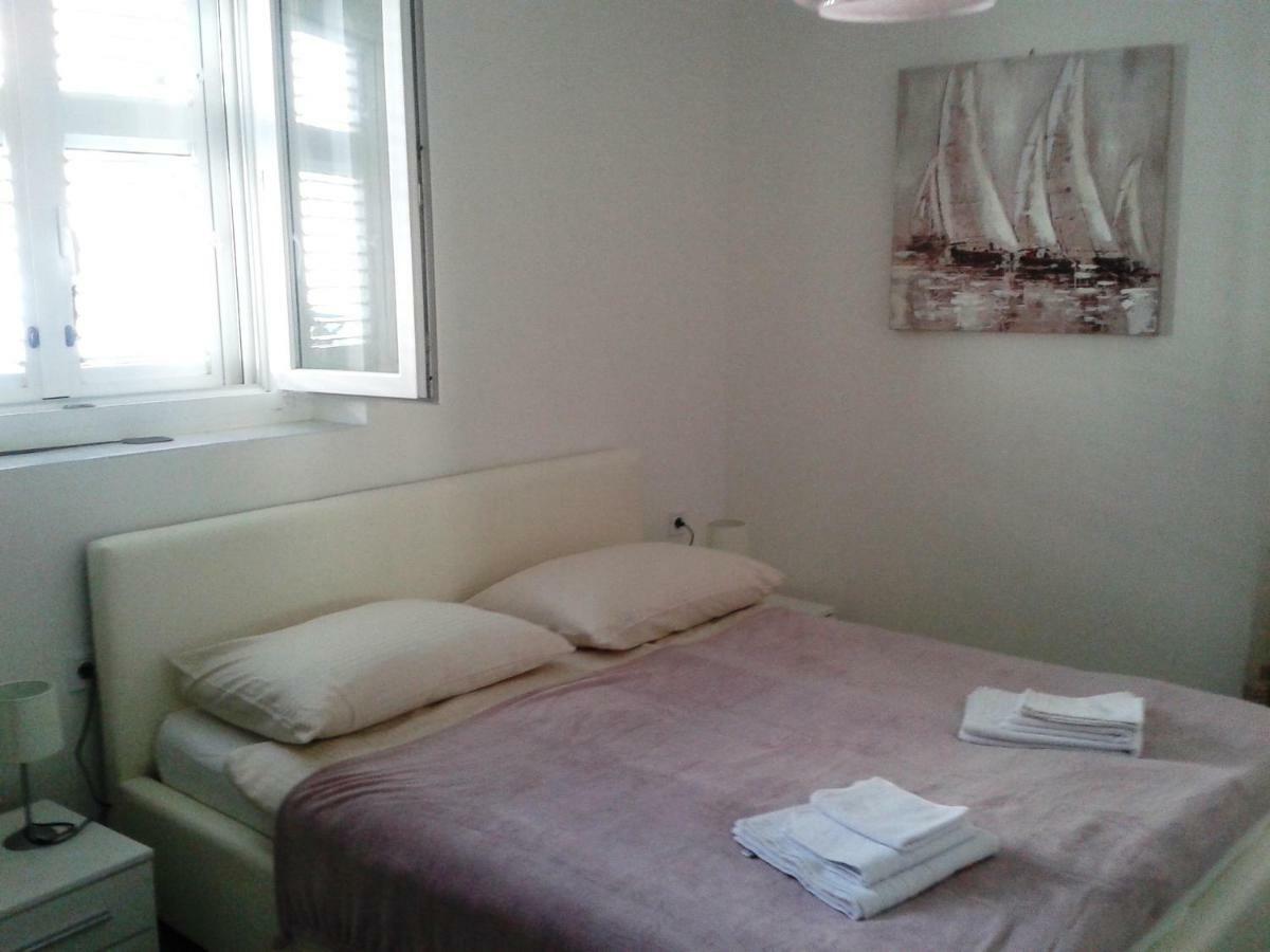 Studio Apartments Ana & Mia Vis Dış mekan fotoğraf