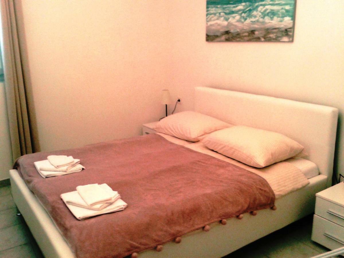 Studio Apartments Ana & Mia Vis Dış mekan fotoğraf